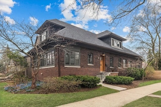 2087 W Greenleaf Ave, Chicago, IL 60645