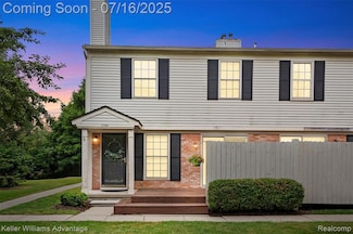 7741 Lake Ridge Dr, Waterford, MI 48327