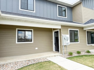 526 15th St S, Brookings, SD 57006