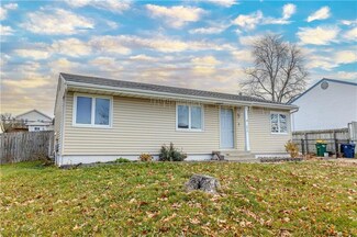 8519 Warren Dr, Des Moines, IA 50320