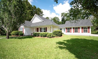 17 Ard Rd, Ray City, GA 31645