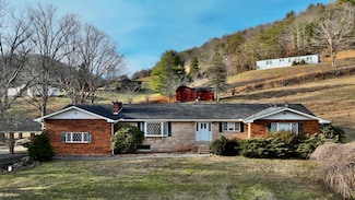 20 Canterbury Unit School Rd, Hinton, WV 25951
