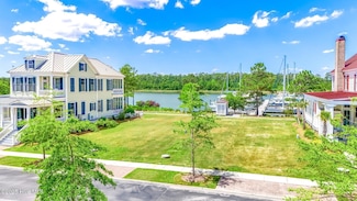 301 Harborside Dr, Oriental, NC 28571