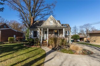 3621 Chestnut Rd, Seven Hills, OH 44131