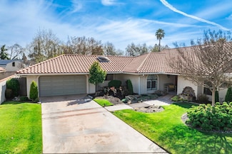 26 Seasons Ct, Madera, CA 93637