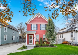 16 Wiggins Ave, Patchogue, NY 11772