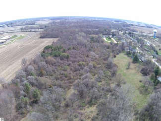 3293 S Isabella Rd, Mount Pleasant, MI 48858