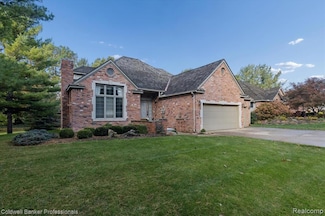 16482 Dawnlight Dr, Fenton, MI 48430