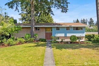 1033 Broadview Dr, Fircrest, WA 98466