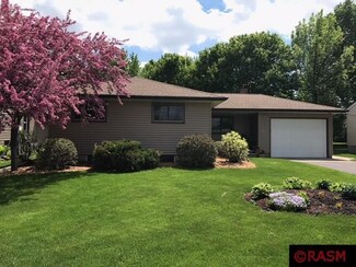 821 6th St, Nicollet, MN 56074
