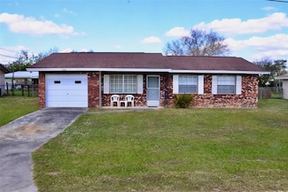 3320 Aston Martin Dr, Sebring, FL 33872