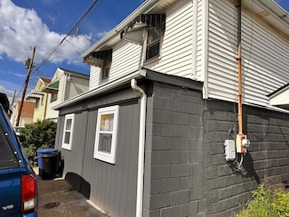 1111 REAR Garfield St, McMechen, WV 26040