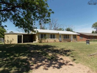 610 S Cedar St, Seymour, TX 76380