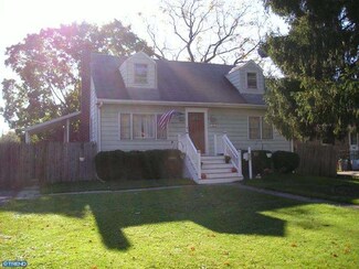 2 Webster Ave, Stratford, NJ 08084