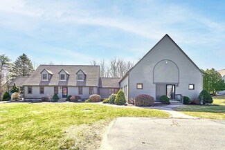 45 Montrose Dr, Stratham, NH 03885