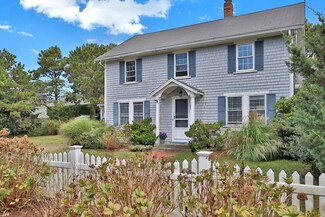 39 Wah Taysee Rd, Harwich Port, MA 02646