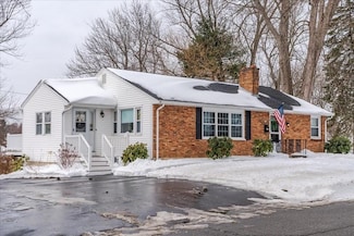 88 Standish St, Worcester, MA 01604