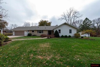 4 4 Petticoat Ln, Mankato, MN 56001