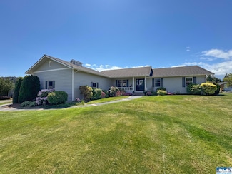 22 E Bedinger Rd, Sequim, WA 98382