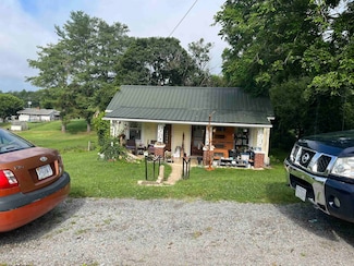 1907 2nd St, Radford, VA 24141