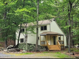 227 Falling Waters Blvd, Lackawaxen, PA 18435