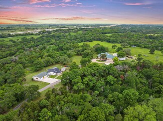 888 1st St, Bruceville-Eddy, TX 76630