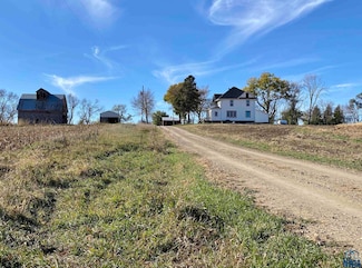 17575 Otter Ave, Le Mars, IA 51031