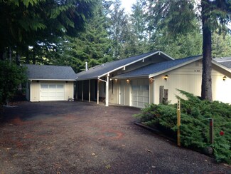 210 N Mount Christie Dr, Hoodsport, WA 98548