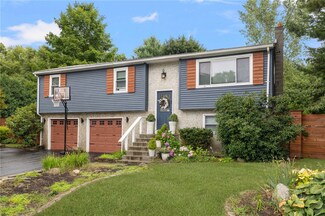 29 Longfellow Dr, Coventry, RI 02816