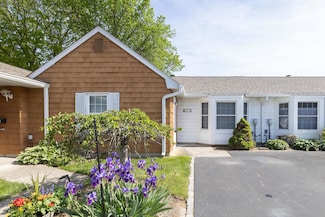 133 Revere Dr, Sayville, NY 11782