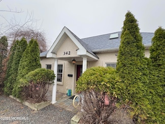 342 Elberon Blvd, Oakhurst, NJ 07755