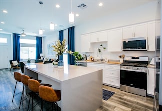 10520 Prospering Valley Way, Las Vegas, NV 89166