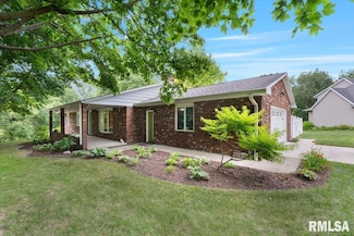240 Sunrise Ln, Geneseo, IL 61254