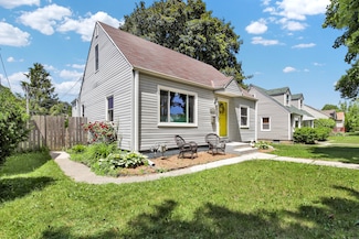 3429 N 88th St, Milwaukee, WI 53222