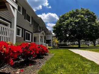 25 Williams Blvd Unit 252H, Lake Grove, NY 11755