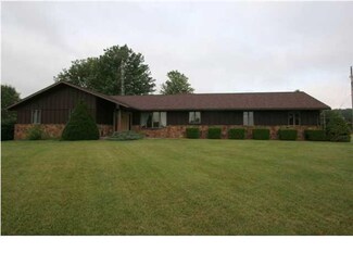 1182 E 350 S, Huntingburg, IN 47542