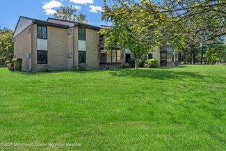 9 Pine Cluster Cir Unit D, Manalapan, NJ 07726