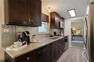 1420 Hardy Cash Dr, Hampton, VA 23666