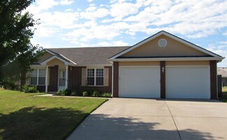 1521 Columbine Dr, Junction City, KS 66441