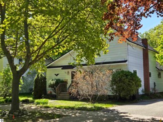 110 E Upright St, Charlevoix, MI 49720