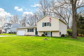 2932 Wilson Ave, Pinckney, MI 48169