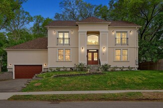 71 Vine St, Chestnut Hill, MA 02467