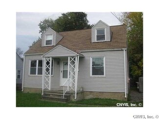 102 Hoover Dr, Syracuse, NY 13205