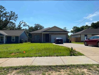 6127 Denver Ave, Bellview, FL 32526