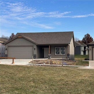 2125 Greenfield Point, Kearney, MO 64060