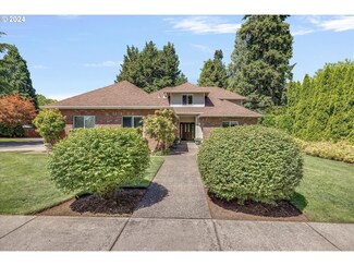2341 N Maple St, Canby, OR 97013