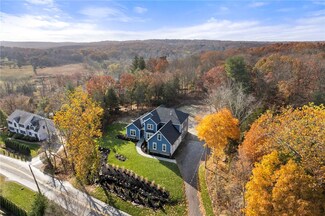 1108 Great Rd, Lincoln, RI 02865