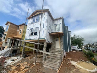 301 Chilton St, Elizabeth, NJ 07208