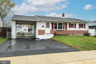8 Caxton Dr, New Castle, DE 19720