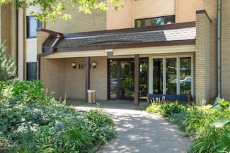 1690 Highway 36 W Unit 233, Roseville, MN 55113